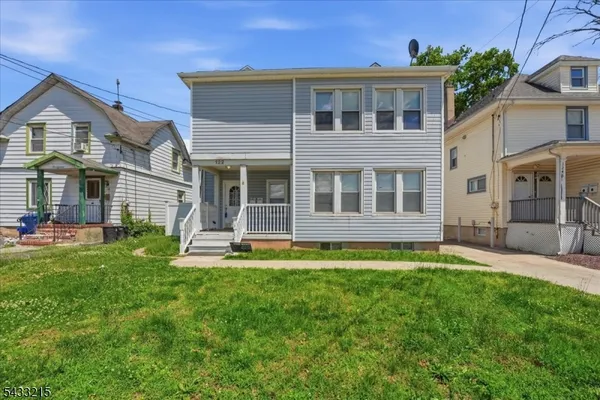 $3,200 | 122 South Lincoln Avenue, Unit 1, Middlesex, NJ 08846