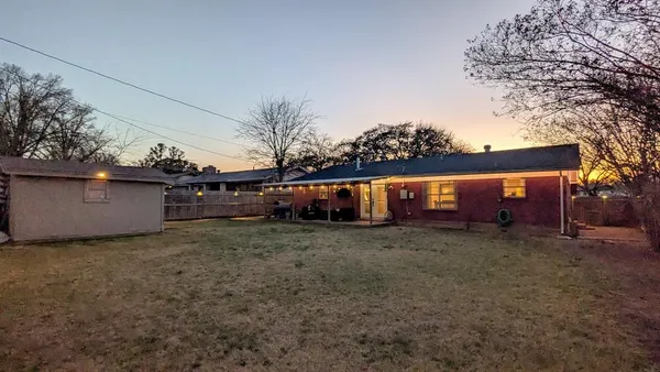 $234,000 | 2005 South Pine Street, Brady, TX 76825
