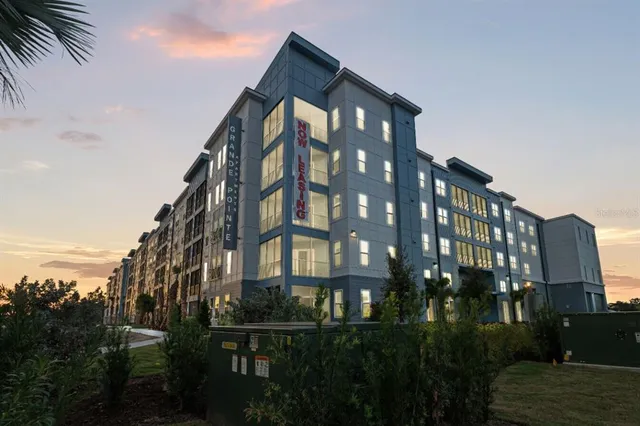 $2,695 | 6000 Paradiso Grande Boulevard, Unit B2, Orlando, FL 32821