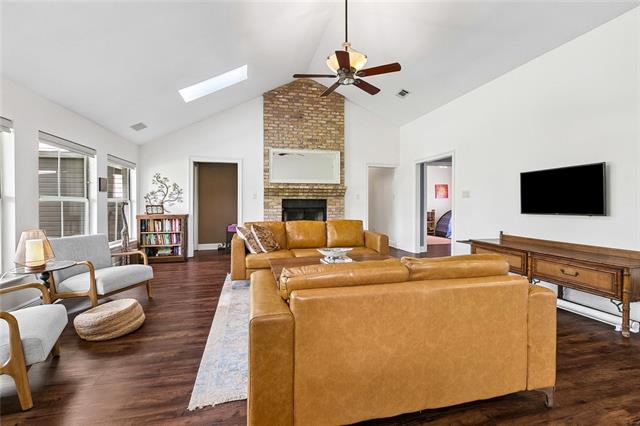 892 Cross Gates Boulevard Slidell, LA 70461 - Photo 6 of 28