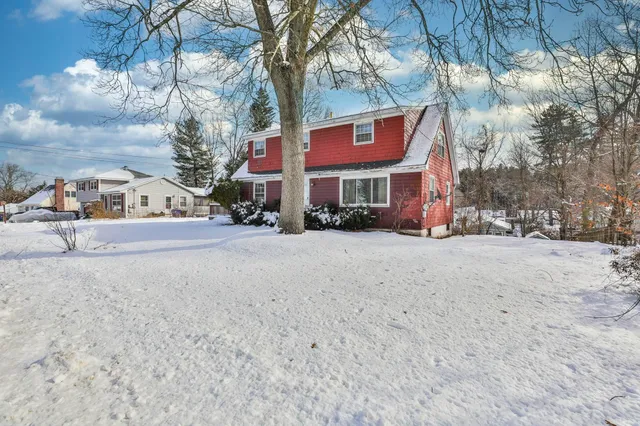 $450,000 | 12 Hemlock Street, Hudson, NH 03051