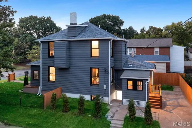 $459,900 | 2118 McCausland Avenue, St. Louis, MO 63143