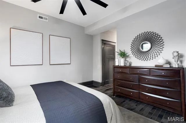 $459,900 | 2118 McCausland Avenue, St. Louis, MO 63143