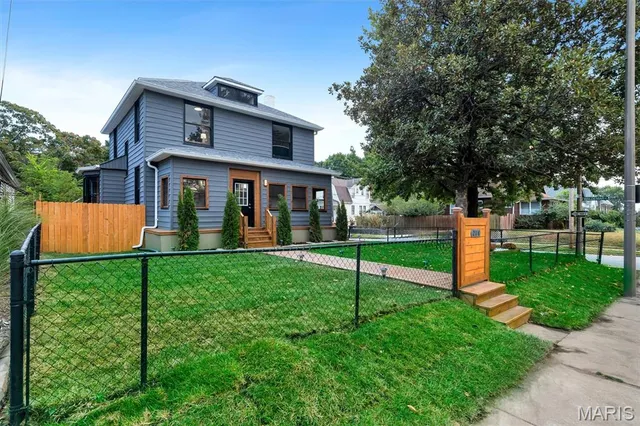 $459,900 | 2118 McCausland Avenue, St. Louis, MO 63143