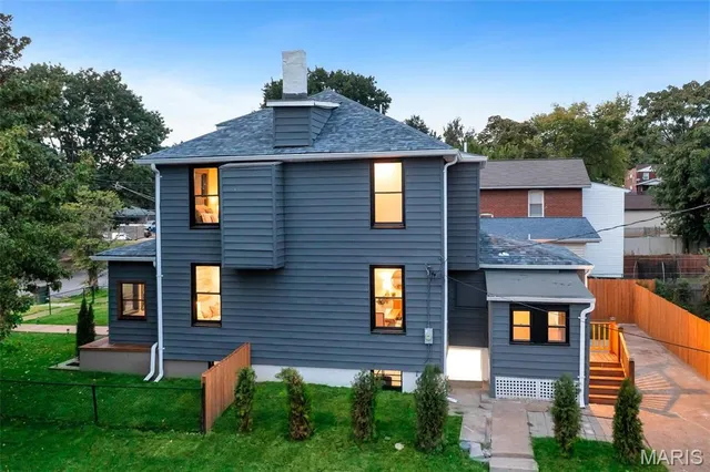 $459,900 | 2118 McCausland Avenue, St. Louis, MO 63143