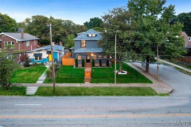 $459,900 | 2118 McCausland Avenue, St. Louis, MO 63143