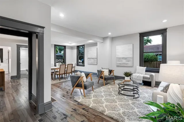 $459,900 | 2118 McCausland Avenue, St. Louis, MO 63143