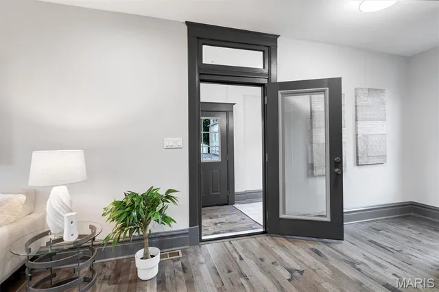 $459,900 | 2118 McCausland Avenue, St. Louis, MO 63143