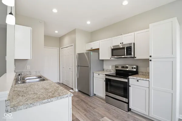 $235,000 | 1726 River Shore Parkway, Indianapolis, IN 46208