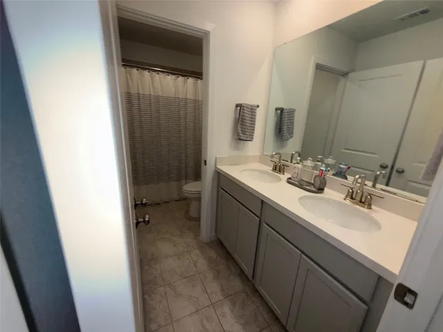 $425,900 | 2412 Elliott Shr Lane, La Porte, TX 77571