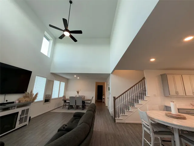 $425,900 | 2412 Elliott Shr Lane, La Porte, TX 77571