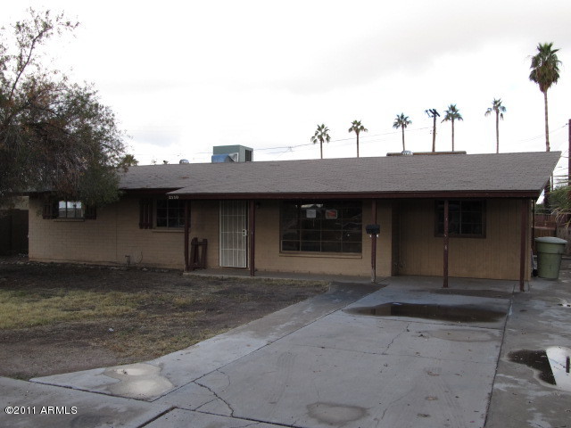 2110 West Piccadilly Road Phoenix, AZ 85015 - Photo 1 of 19 023-270101 - front