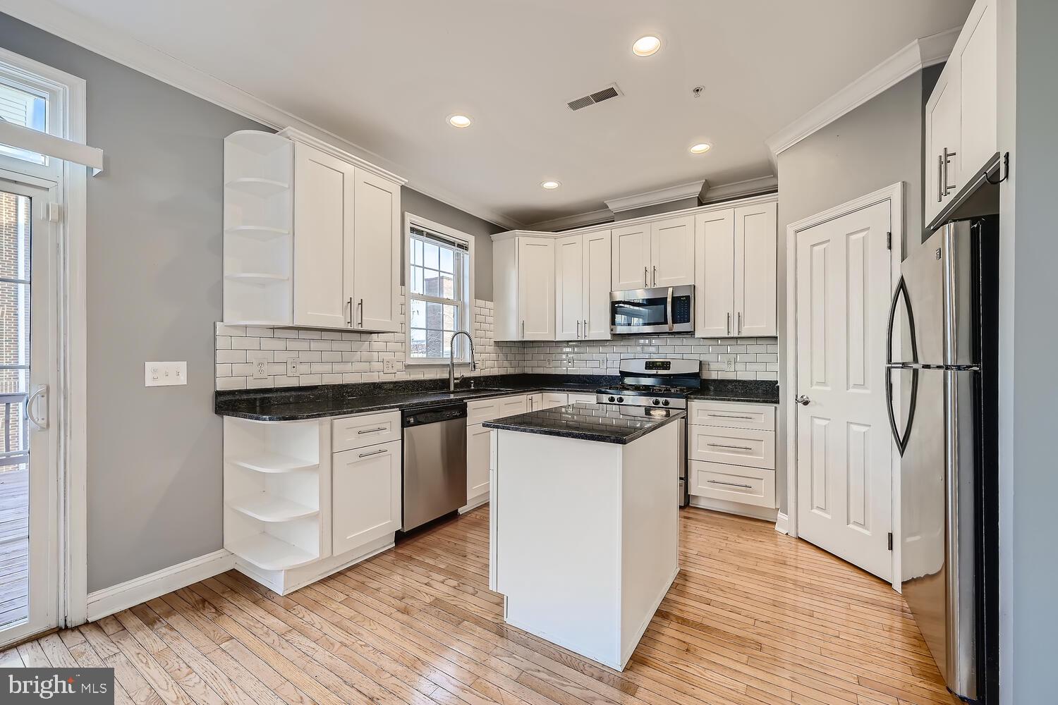 405 South Poppleton Street Baltimore, MD 21230 - Photo 4 of 30 Kitchen