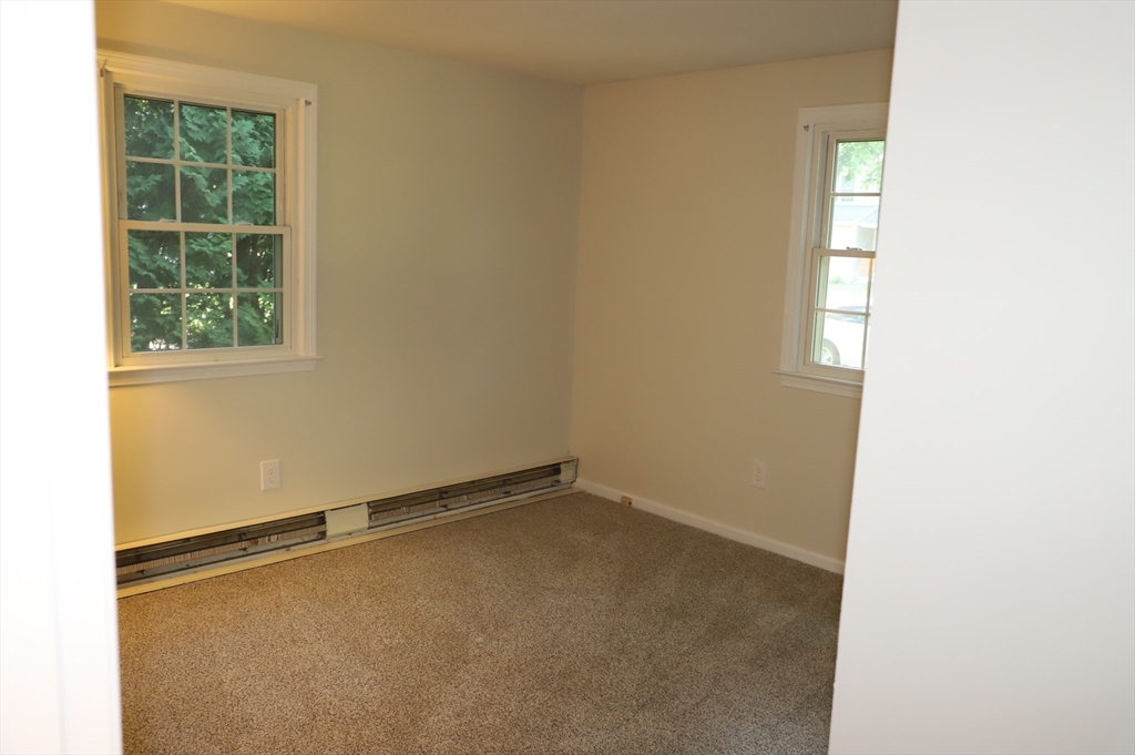 134 Peekskill Avenue Springfield, MA 01129 - Photo 21 of 29 Gallery Image 21