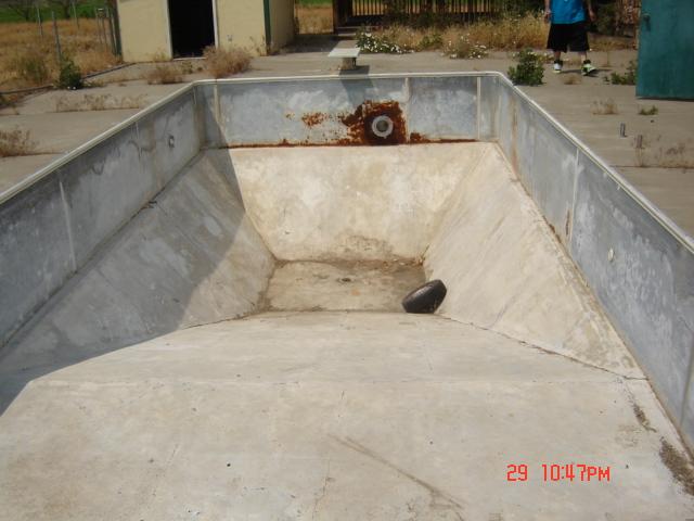 1260 West Wapato Road Wapato, WA 98951 - Photo 5 of 27 a view of a sink and a tub