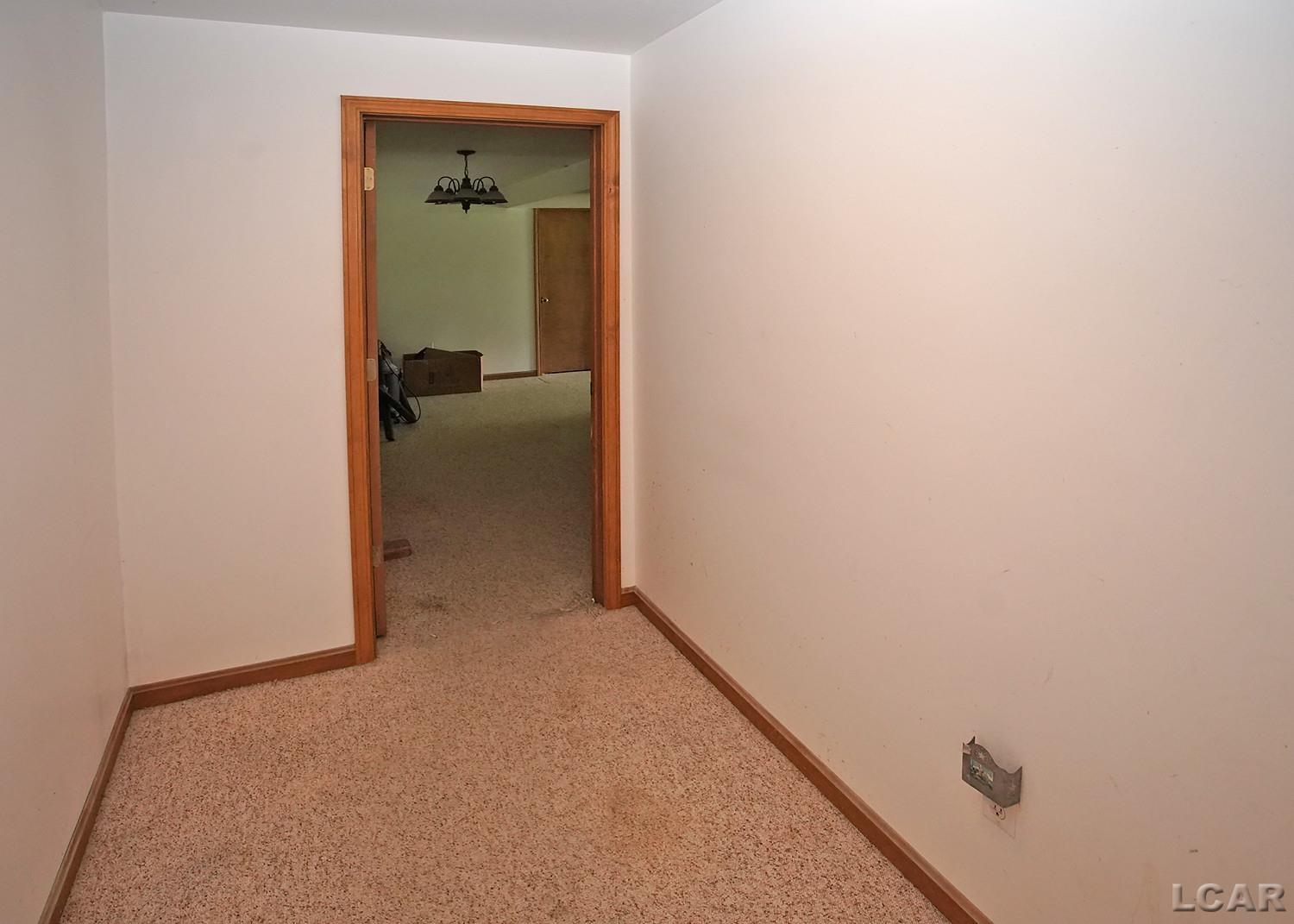 2933 Hunt Road Adrian, MI 49221 - Photo 22 of 38 50124111-26.JPG