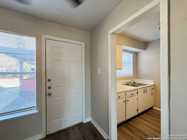 $925 | 2802 Lasses Boulevard, Unit 13, San Antonio, TX 78223