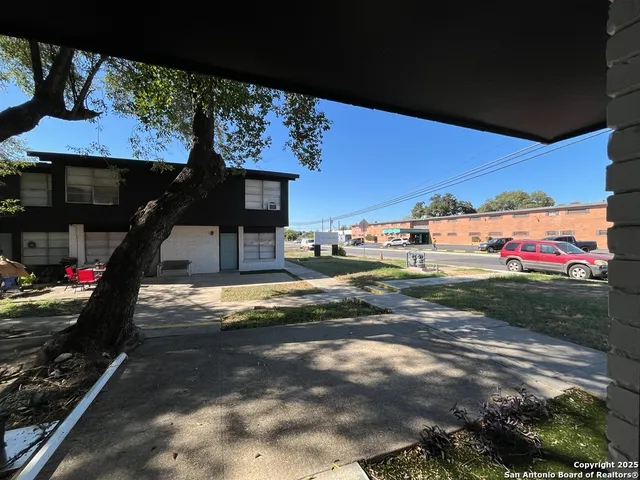 $925 | 2802 Lasses Boulevard, Unit 13, San Antonio, TX 78223