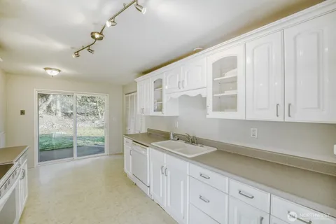 $399,950 | 1333 South Winnifred Street, Tacoma, WA 98465