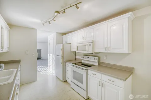 $399,950 | 1333 South Winnifred Street, Tacoma, WA 98465