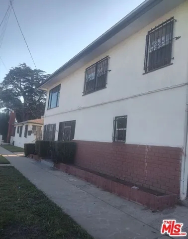 $1,700 | 859 East 87th Place, Los Angeles, CA 90002