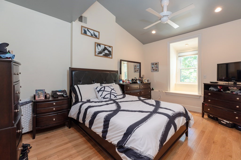 293 K Street, Unit 2 Boston, MA 02127 - Photo 17 of 29