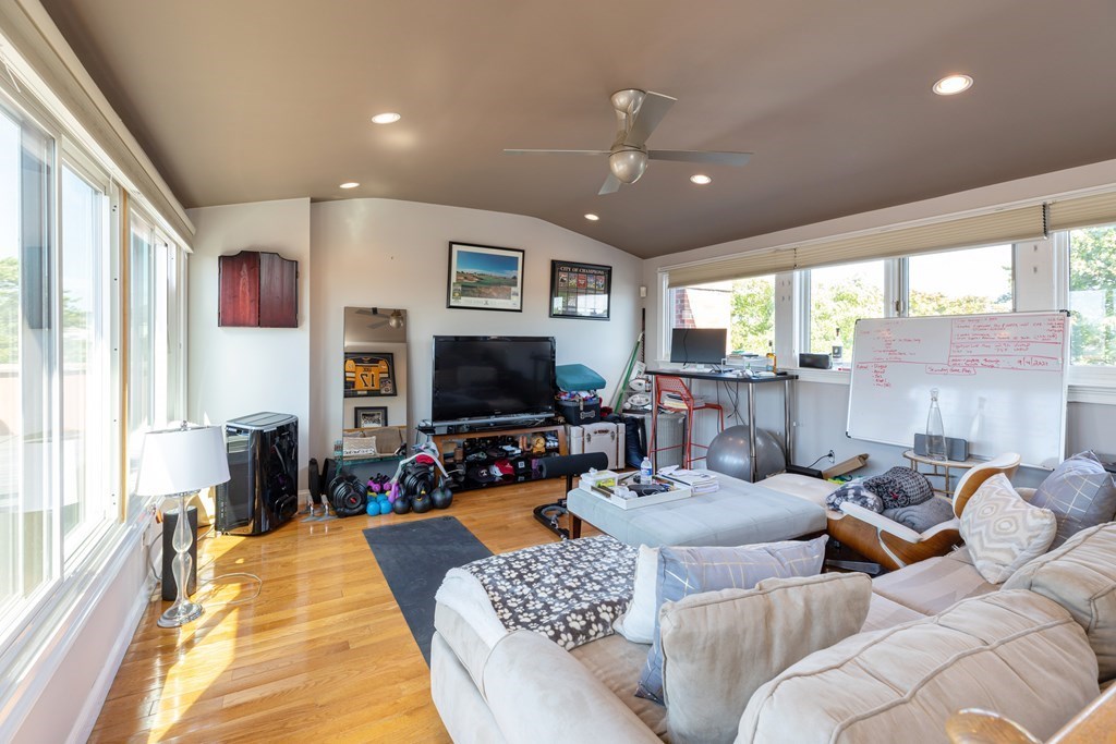 293 K Street, Unit 2 Boston, MA 02127 - Photo 23 of 29