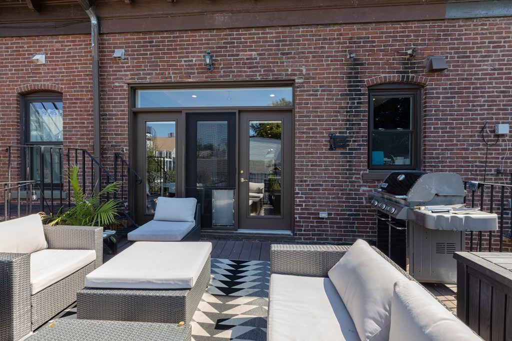 293 K Street, Unit 2 Boston, MA 02127 - Photo 8 of 29