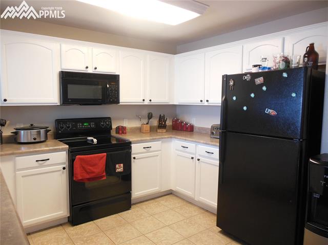 3547 Indigo Ridge Point Colorado Springs, CO 80910 - Photo 14 of 27 Gallery Image 14