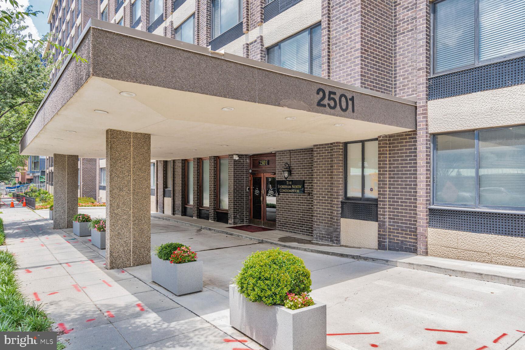 2501 Calvert Street Northwest, Unit 701 Washington, DC 20008 - Photo 1 of 29 Porte Cochere Driveway
