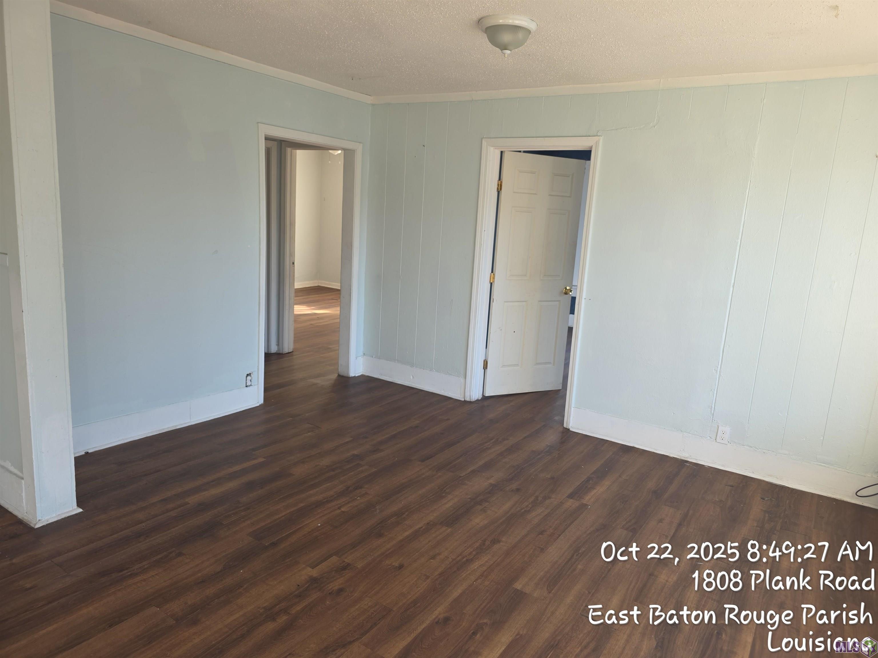 1806 Plank Road Baton Rouge, LA 70802 - Photo 8 of 13 Unit 2 Livingroom