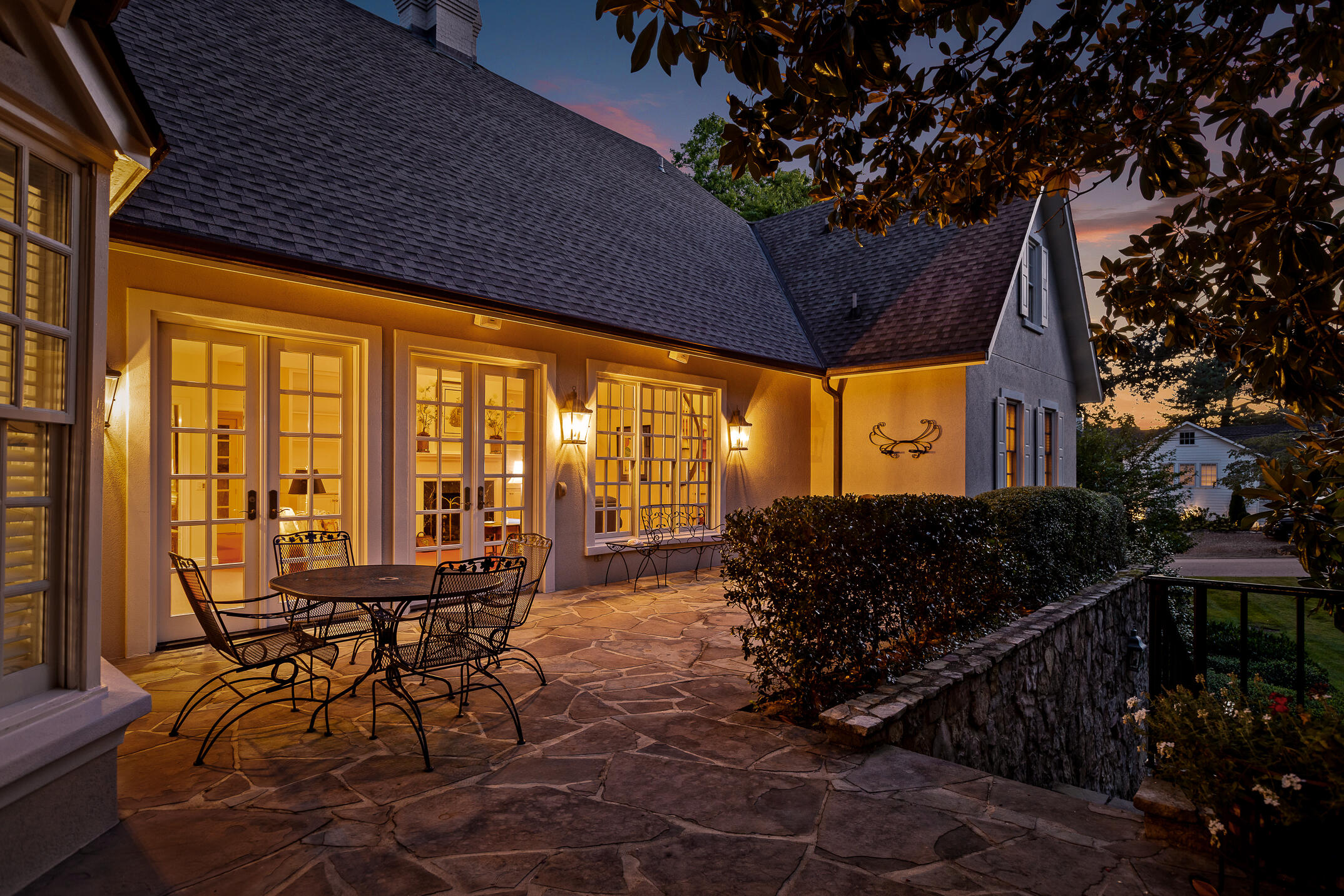 1524 Minnekahda Road Chattanooga, TN 37405 - Photo 50 of 52 Twilight