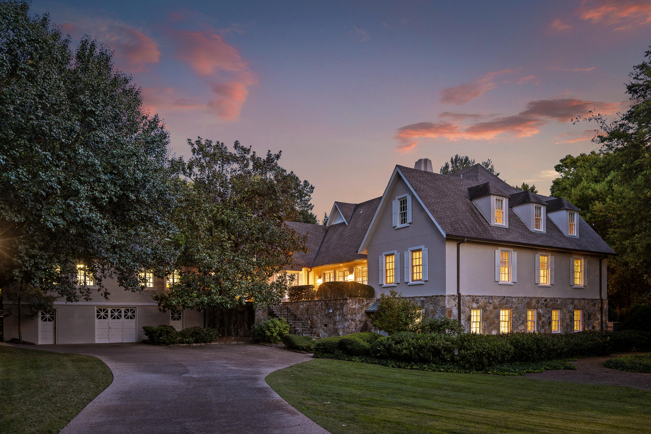 1524 Minnekahda Road Chattanooga, TN 37405 - Photo 6 of 52 Twilight
