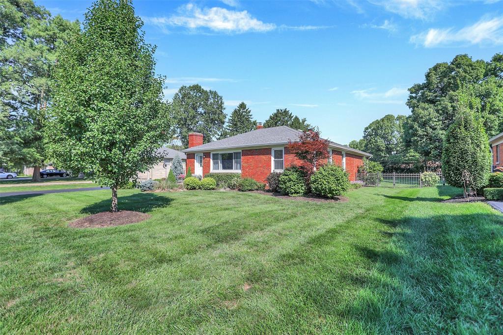 312 Maxwell Road Indianapolis, IN 46217 - Photo 2 of 45 Gallery Image 2