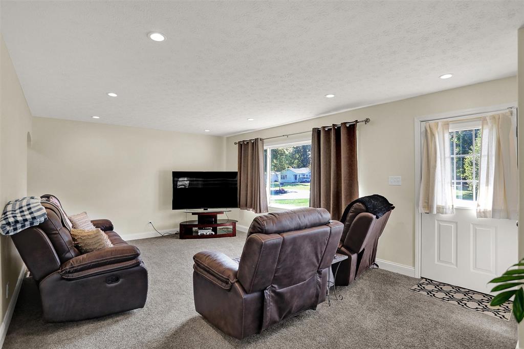 312 Maxwell Road Indianapolis, IN 46217 - Photo 4 of 45 Gallery Image 4