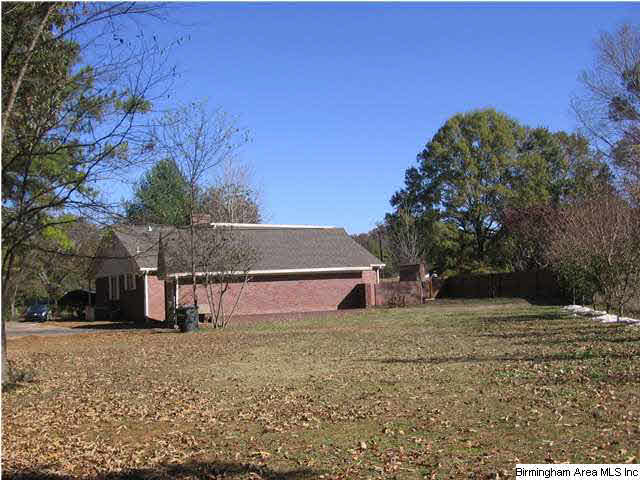 809 Spring Lake Circle Birmingham, AL 35217 - Photo 5 of 32