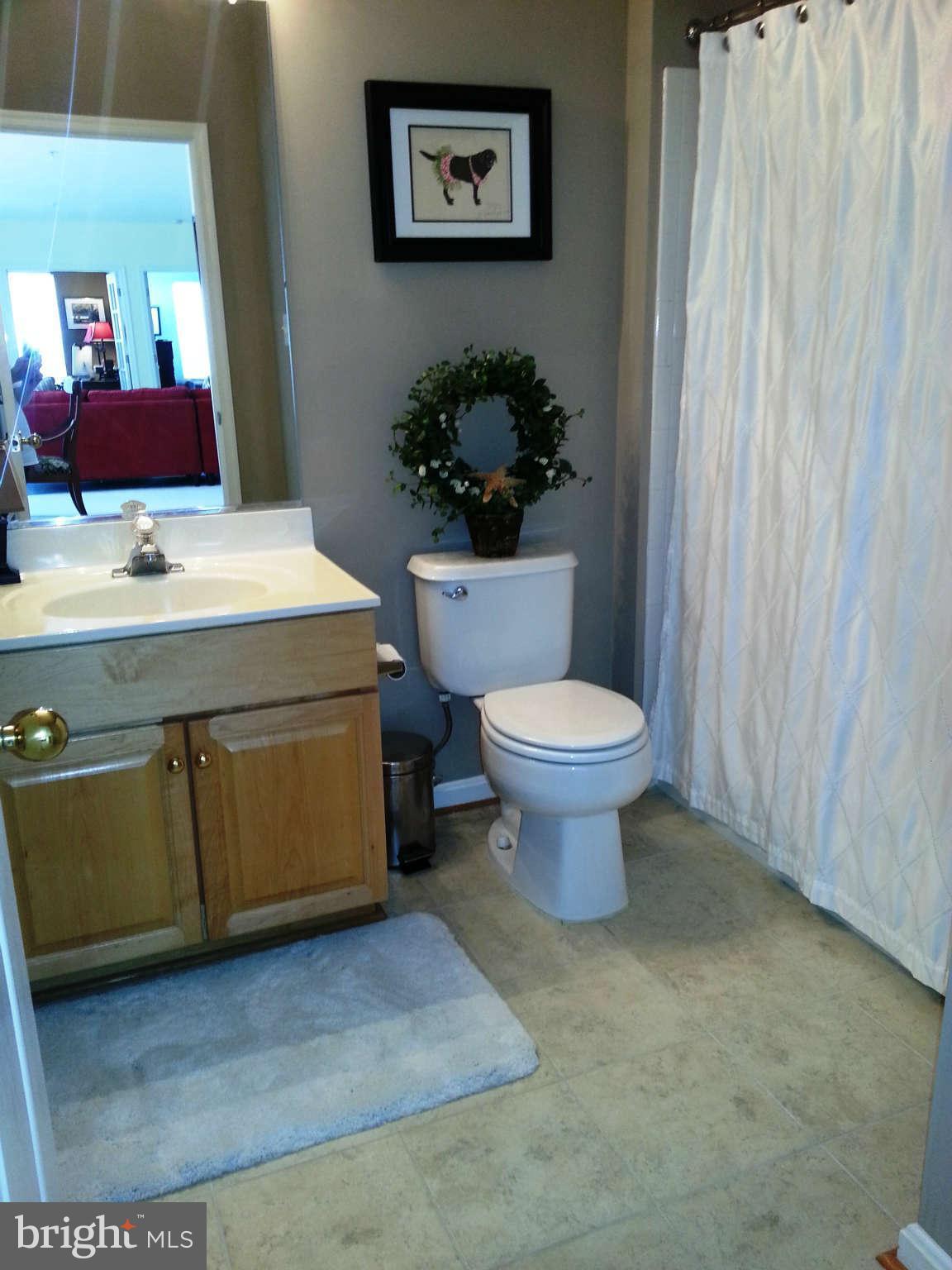 25272 Riffleford Square, Unit 204 Chantilly, VA 20152 - Photo 18 of 27 Bath