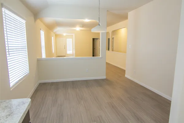 $1,985 | 961 Park Ridge Court, La Marque, TX 77568