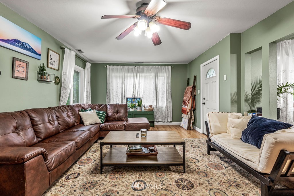 1130 Coal Creek Road Longview, WA 98632 - Photo 4 of 23 Gallery Image 4
