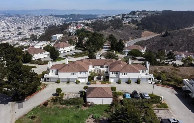 $3,850 | 741 Pointe Pacific Drive, Unit 10, Daly City, CA 94014