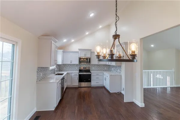 $329,900 | 1005 East Pearl Court, Savannah, MO 64485