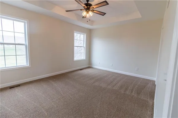 $329,900 | 1005 East Pearl Court, Savannah, MO 64485