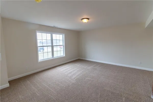 $329,900 | 1005 East Pearl Court, Savannah, MO 64485