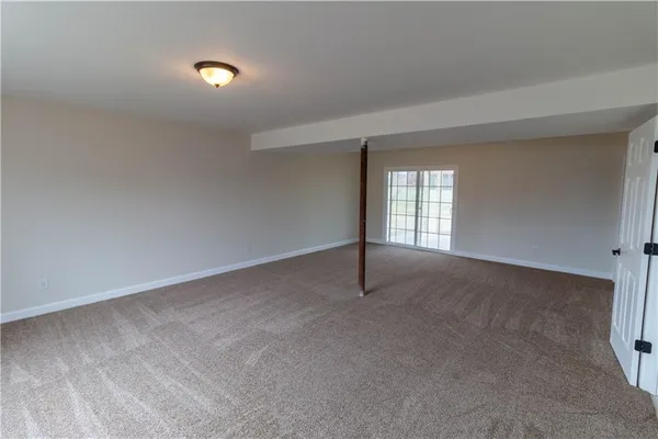 $329,900 | 1005 East Pearl Court, Savannah, MO 64485