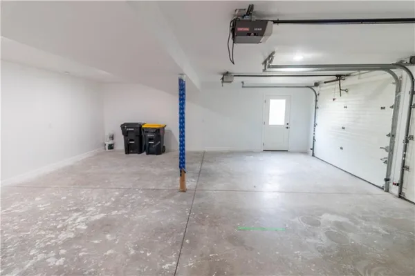 $329,900 | 1005 East Pearl Court, Savannah, MO 64485