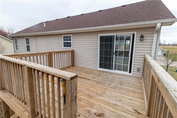 $329,900 | 1005 East Pearl Court, Savannah, MO 64485