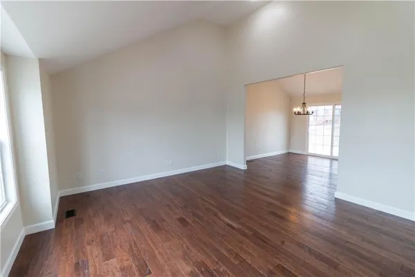 $329,900 | 1005 East Pearl Court, Savannah, MO 64485