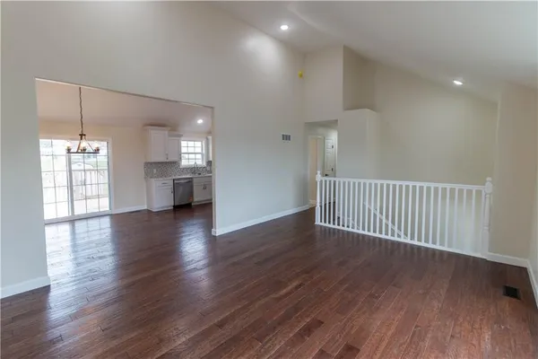 $329,900 | 1005 East Pearl Court, Savannah, MO 64485