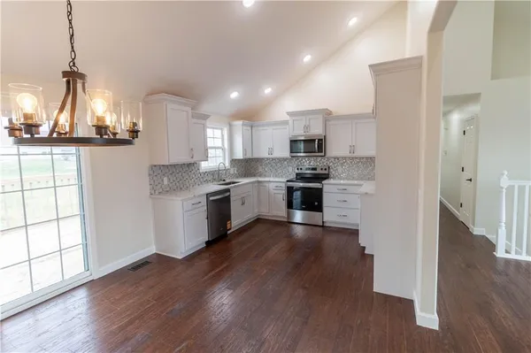 $329,900 | 1005 East Pearl Court, Savannah, MO 64485