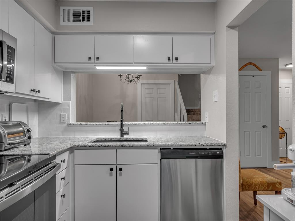 5200 Martel Avenue, Unit 27B Dallas, TX 75206 - Photo 15 of 33 Level 1